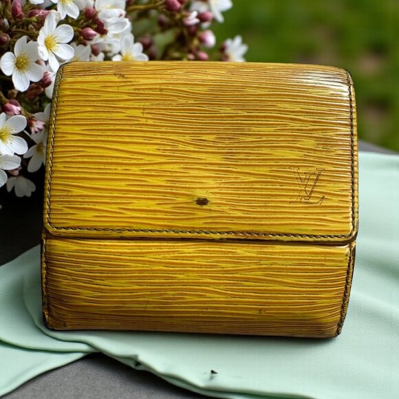 LOUIS VUITTON Womens Yellow Epi Leather Snap Wallet - Picture 1 of 7